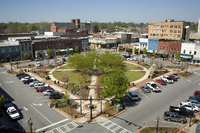 Gainesville_Downtown-square-2-p3